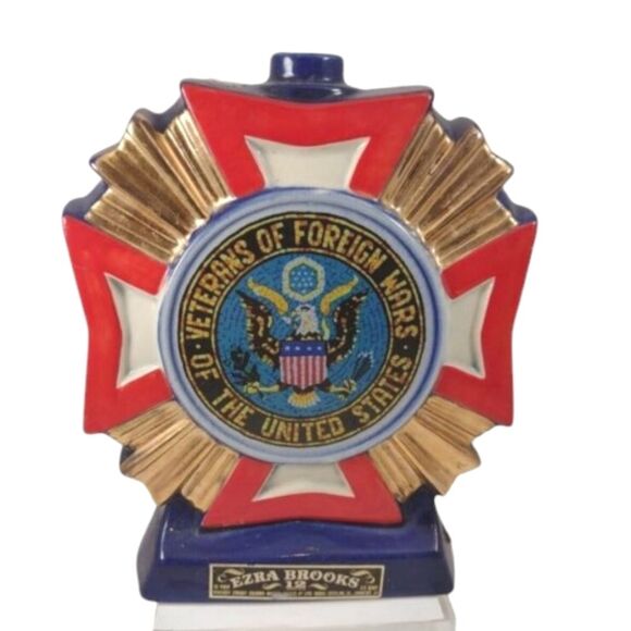 Vintage 1973 Ezra Brooks VFW Hand Decorated 24kt Gold Decanter - Picture 1 of 16